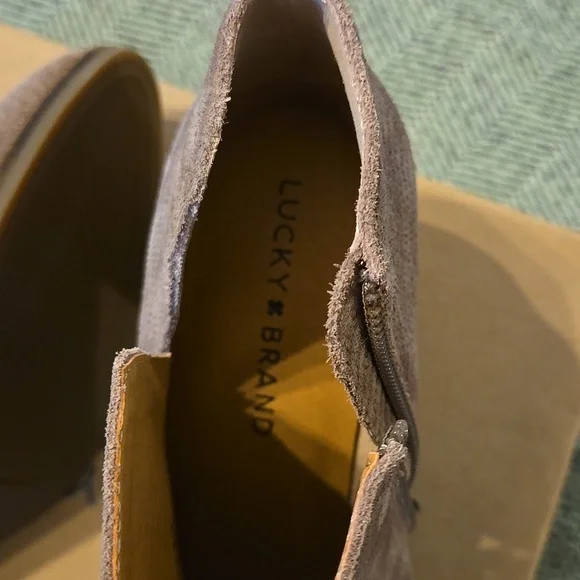 Lucky Brand- Women's Ponic Oil Suede Ankle Booties in Cinder Zip Size,  Size 8M - Picture 7 of 7